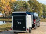 Debon Kofferanhänger Cargo  H:190cm 1,3t|Alu|Polybug|Tür|schwarz-Neu – Image 4